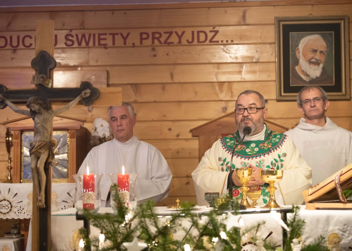 Pasterka z kaplicy parafii św. Ojca Pio w Kalonce na antenie Radia Łódź
