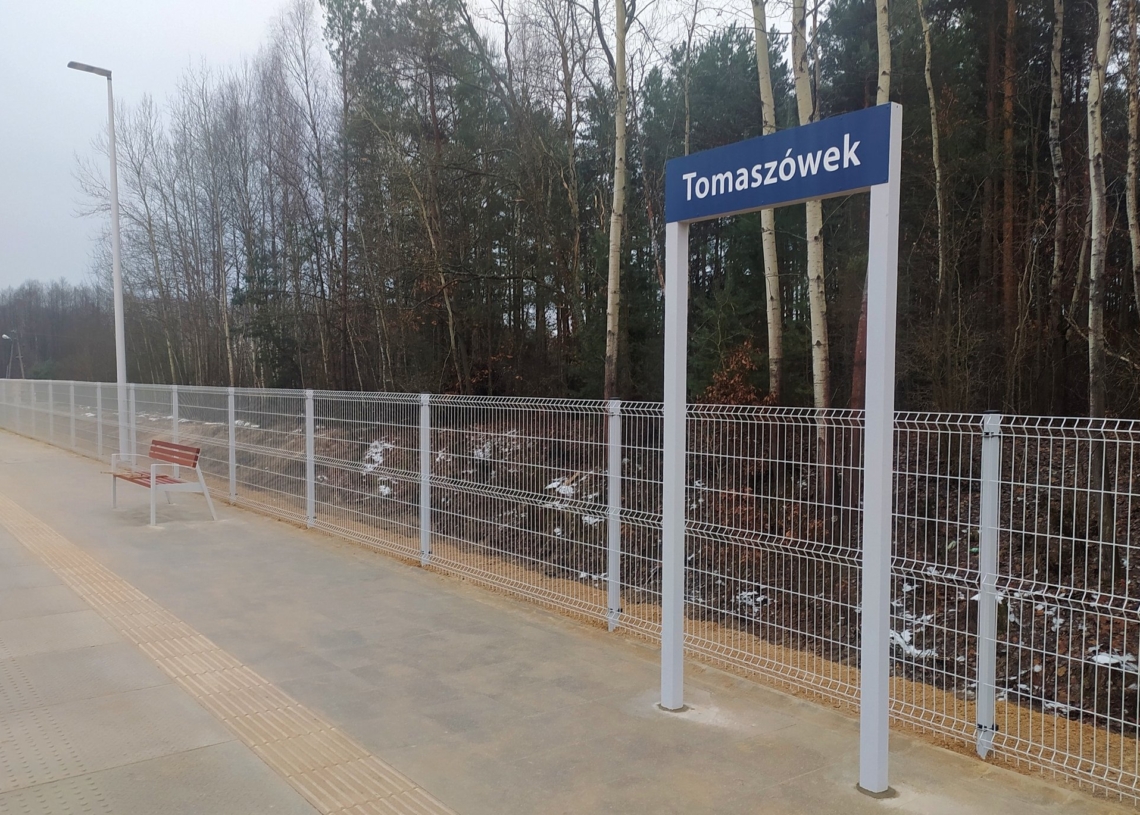 Tomaszówek - przystanek PKP