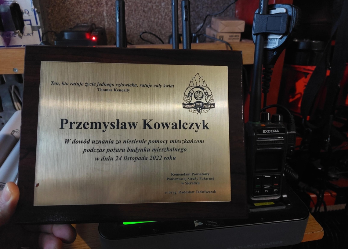 Nie każdy bohater nosi pelerynę. Nagrody dla mężczyzn, którzy ewakuowali mieszkańców w czasie pożaru
