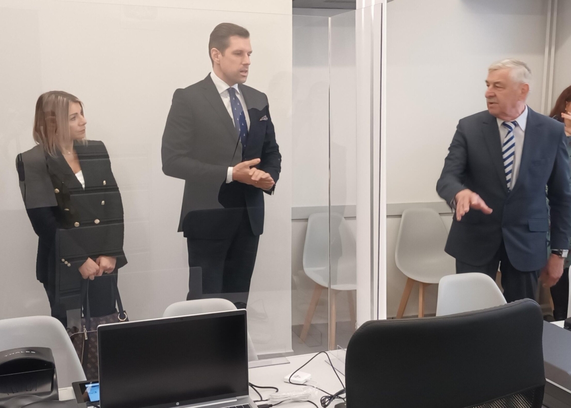 Terenowy Punkt Paszportowy w Kutnie. Mieszkańcy powiatu kutnowskiego nie muszą już wyrabiać dokumentu w Łodzi czy Skierniewicach