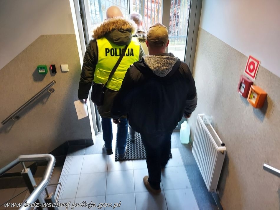 Ugodził nożem podczas libacji. Policja zatrzymała 53-letniego mężczyznę