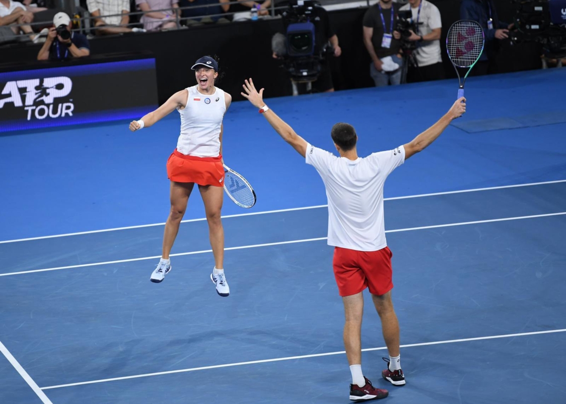 Iga Świątek i Hubert Hurkacz wygrali swoje mecze i awansowali do drugiej rundy Australian Open