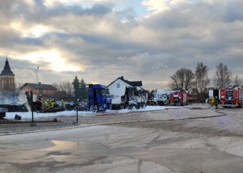Pożar ciężarówek w powiecie tomaszowskim