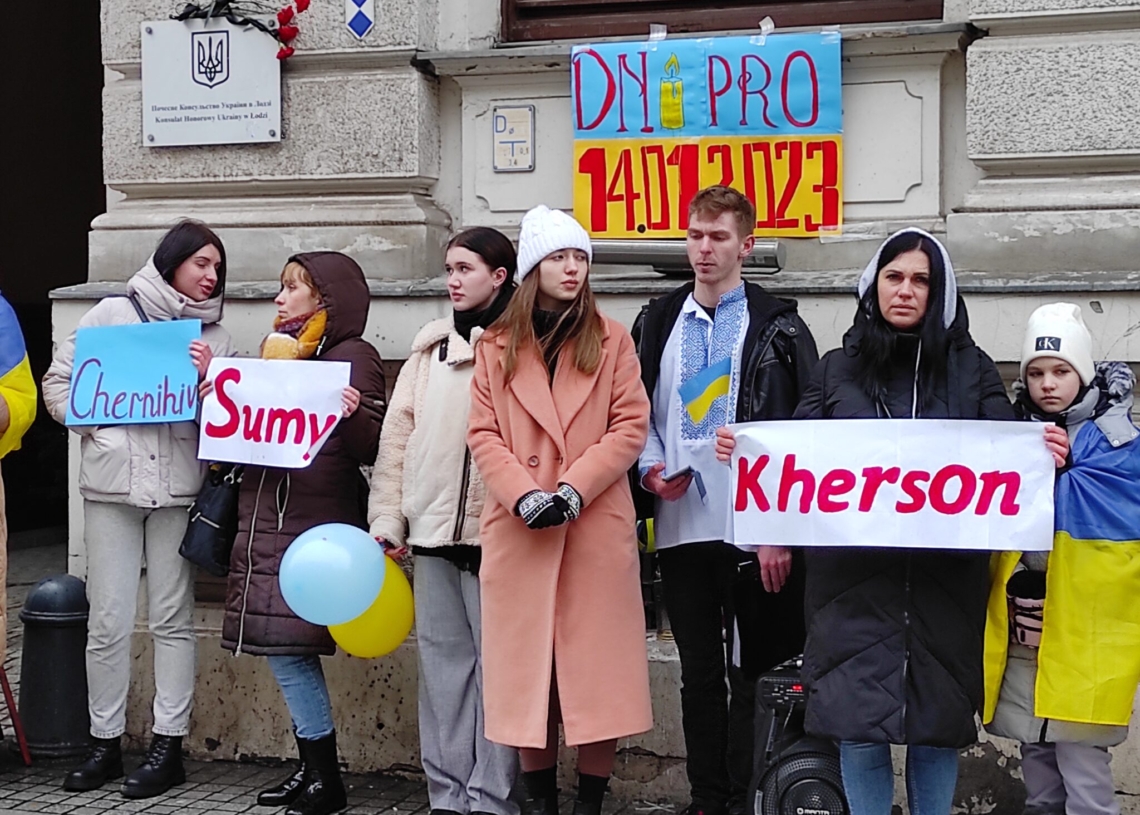 Manifestacja antywojenna pod Konsulatem Honorowym Ukrainy w Łodzi