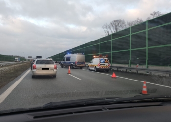 Zderzenie 4 samochodów na A1