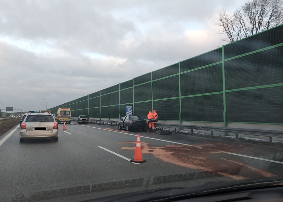 Zderzenie 4 samochodów na A1