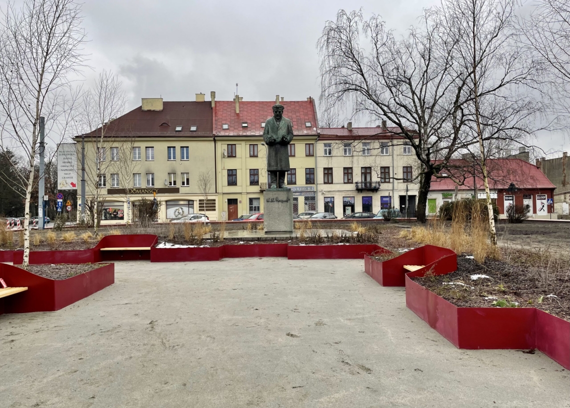 Trwają odbiory placu Reymonta po remoncie. Koszt prac to 500 tys. zł [ZDJĘCIA]