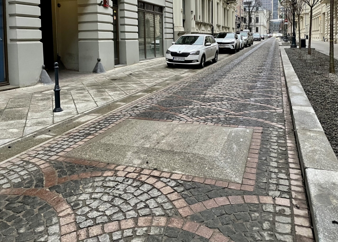 Budowa woonerfu na Moniuszki symbolem przedłużających się łódzkich inwestycji [ZDJĘCIA]