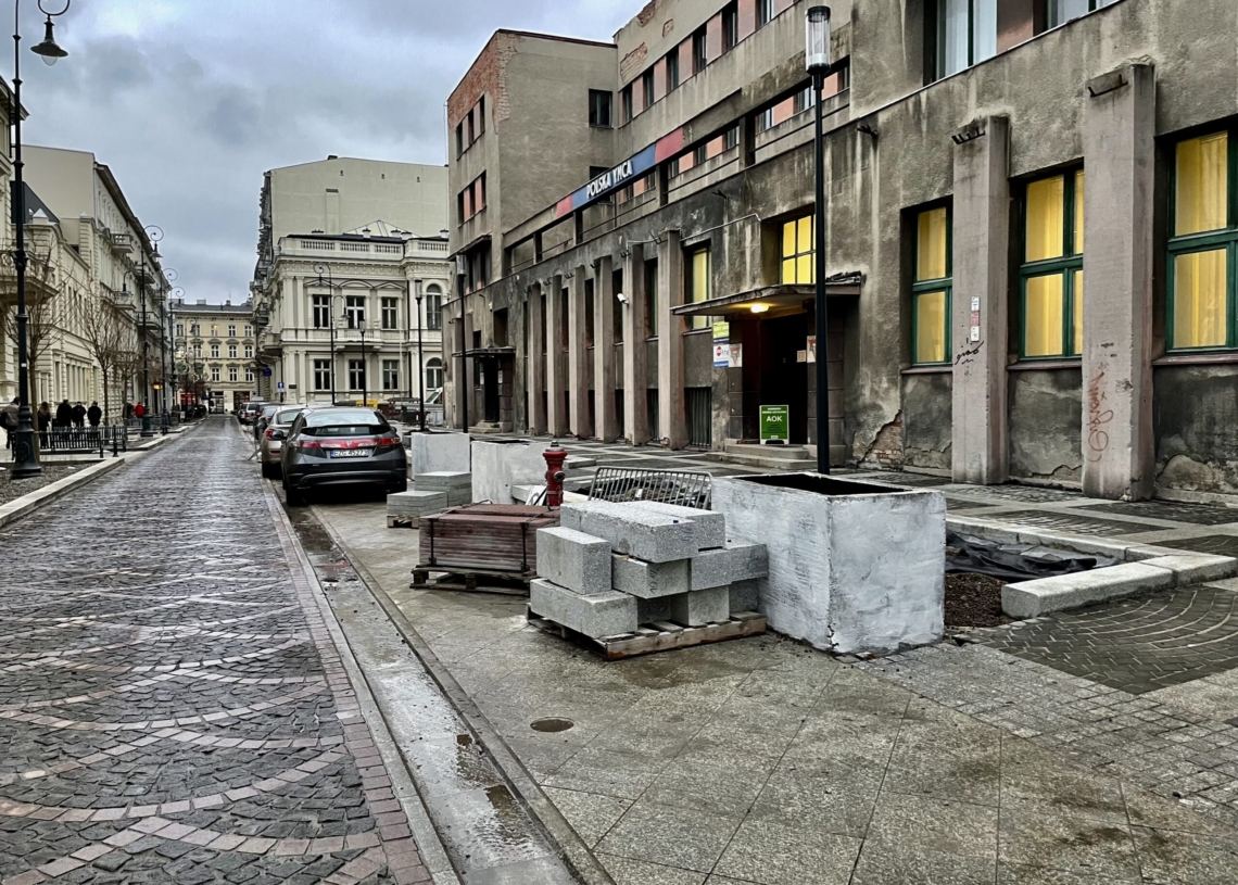 Budowa woonerfu na Moniuszki symbolem przedłużających się łódzkich inwestycji [ZDJĘCIA]