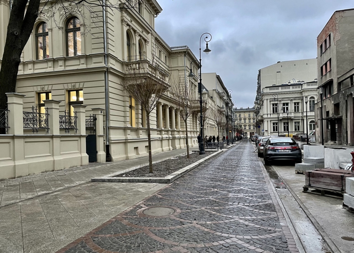 Budowa woonerfu na Moniuszki symbolem przedłużających się łódzkich inwestycji [ZDJĘCIA]