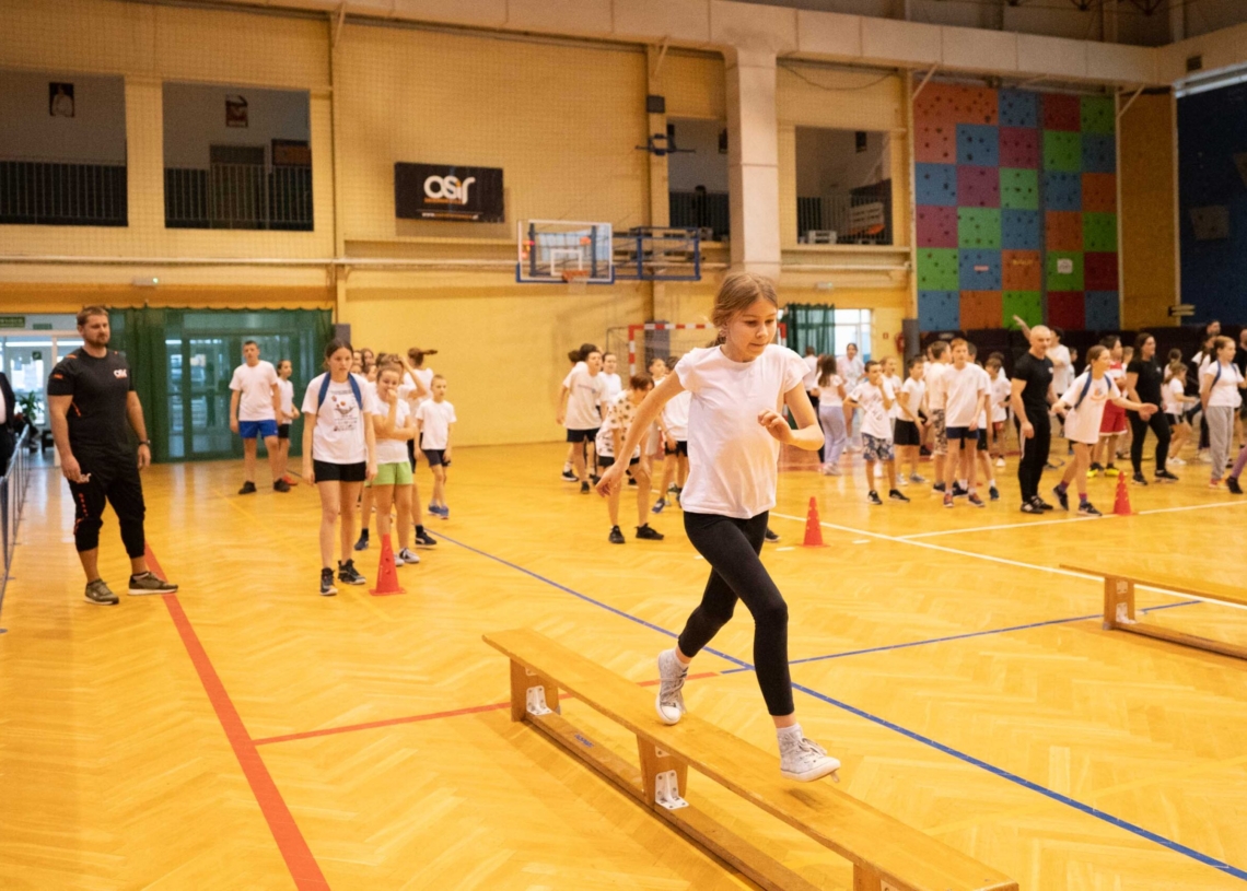Rośnij zdrowo w Skierniewicach. Lekcja WF z wojewodą łódzkim