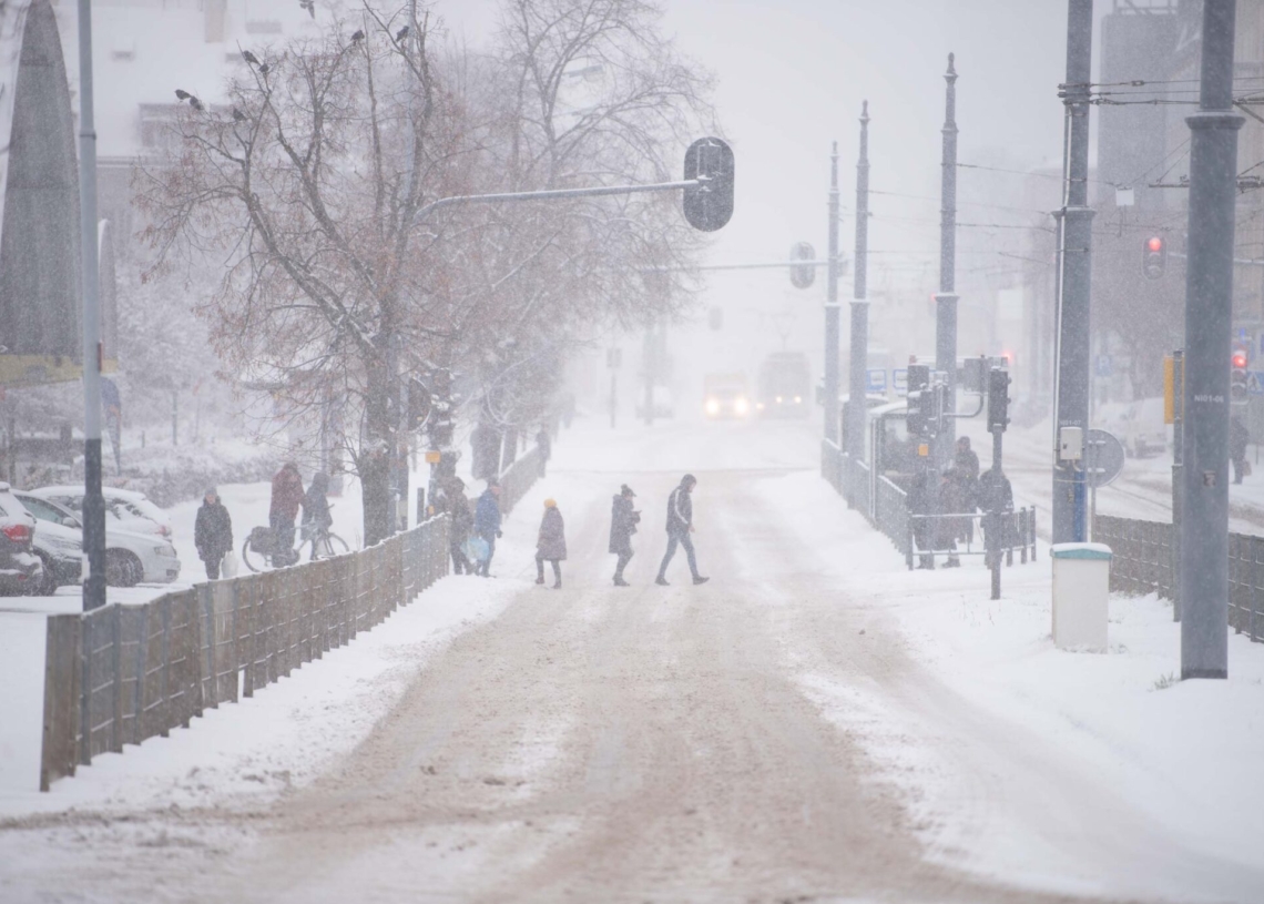 Burza śnieżna w Łodzi. Trudne warunki na drogach 1 Burza śnieżna w Łodzi