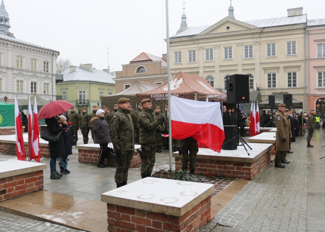 Przysięga nowych żołnierzy obrony terytorialnej w Piotrkowie