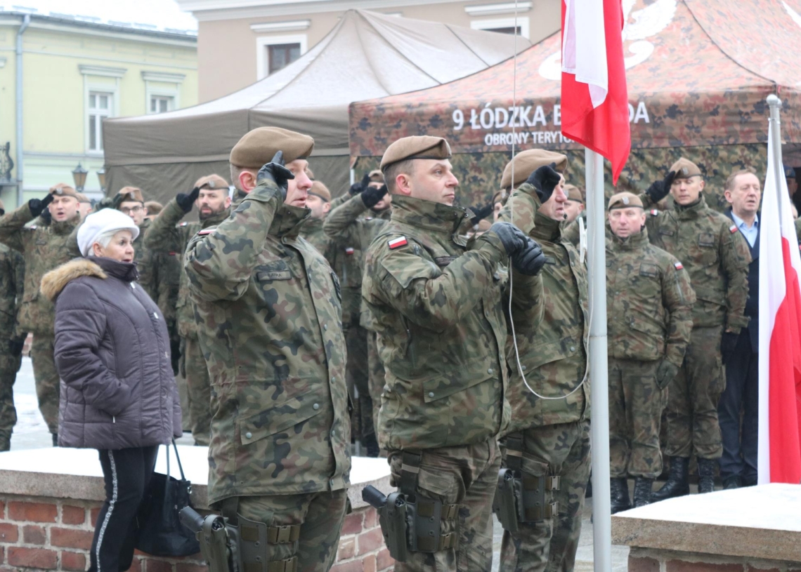 Przysięga nowych żołnierzy obrony terytorialnej w Piotrkowie