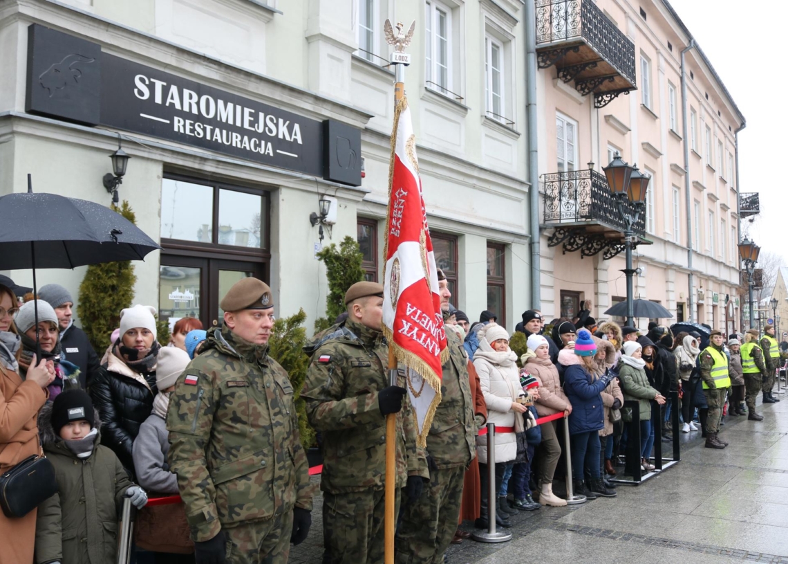 Przysięga nowych żołnierzy obrony terytorialnej w Piotrkowie