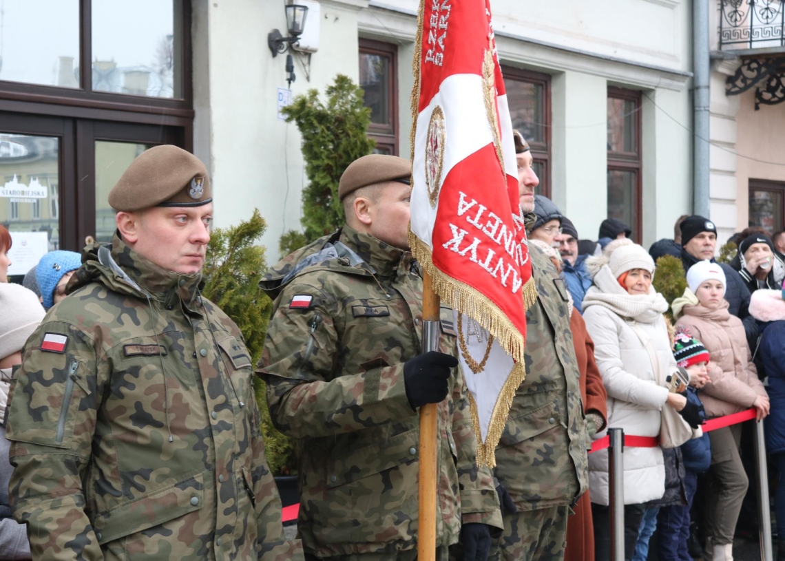 Przysięga nowych żołnierzy obrony terytorialnej w Piotrkowie