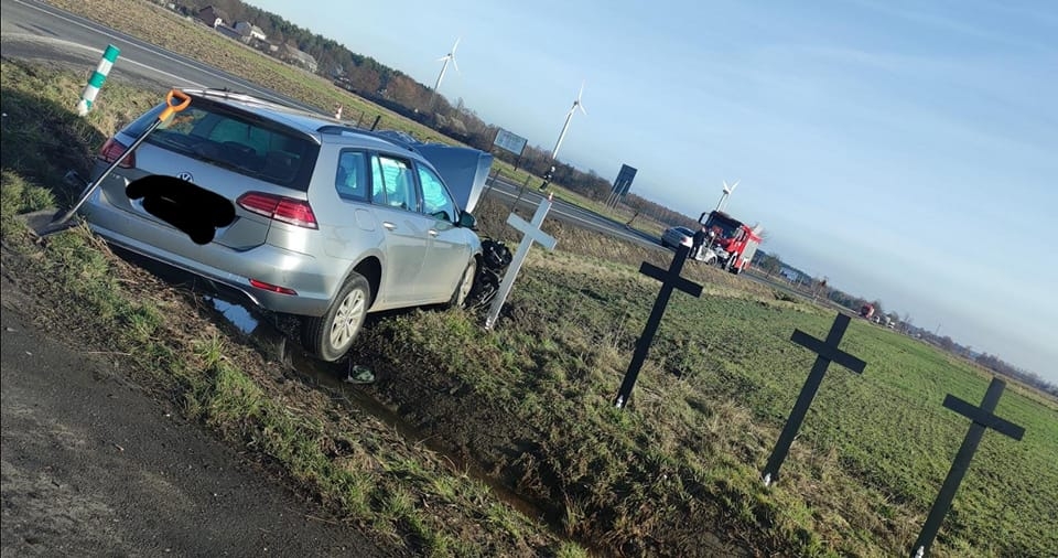 Wypadek na DK74 w Mierzynowie