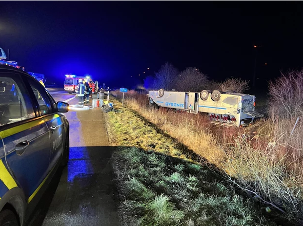 Wypadek polskiego autokaru na A2 w Niemczech. Sześciu pasażerów odniosło poważne obrażenia