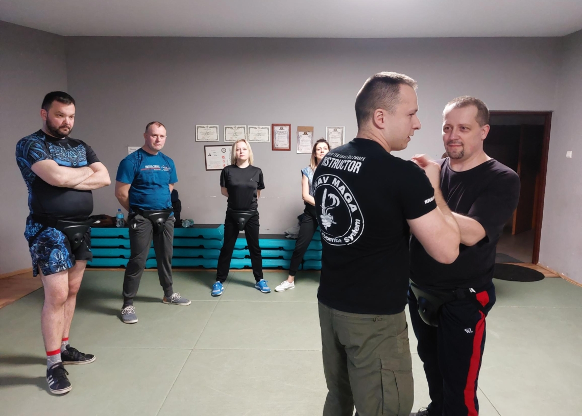 Pracownicy DPS-u w Biskupicach uczą się samoobrony