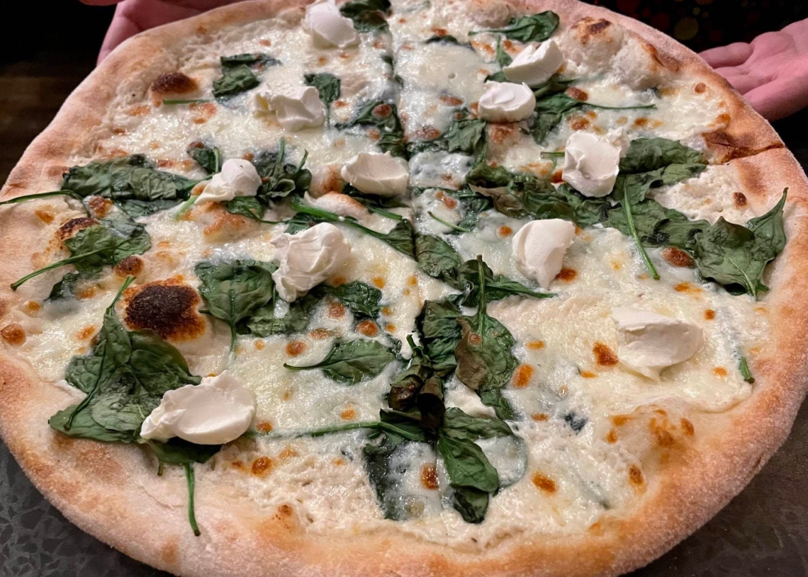 Świętujemy Dzień Pizzy. Podczas ostatniego festiwalu pizzy w Łodzi zjedzono jej aż 4,5 tys. sztuk
