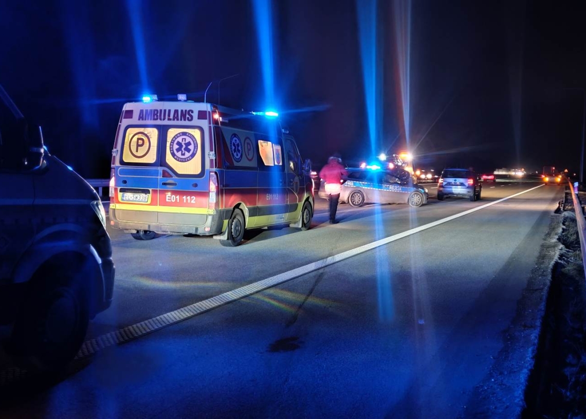 Policjant z Piotrkowa został potrącony na autostradzie A1 podczas prowadzenia interwencji