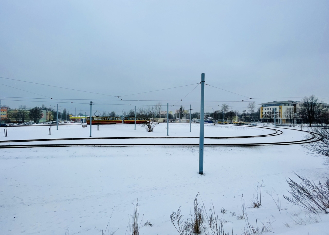 Tramwaje nie kursowały po Limanowskiego w stronę Żabieńca. Doszło do kolizji wagonu z osobówką przy Sierakowskiego