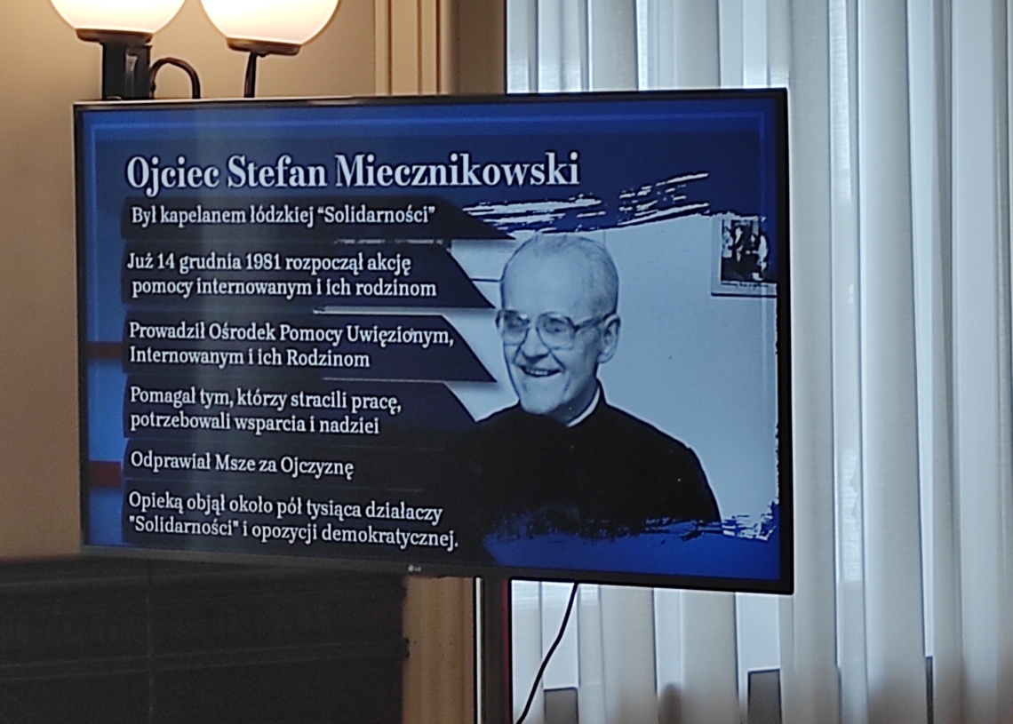 Budowa pomnika ojca Stefana Miecznikowskiego, legendarnego kapelana łódzkiej Solidarności