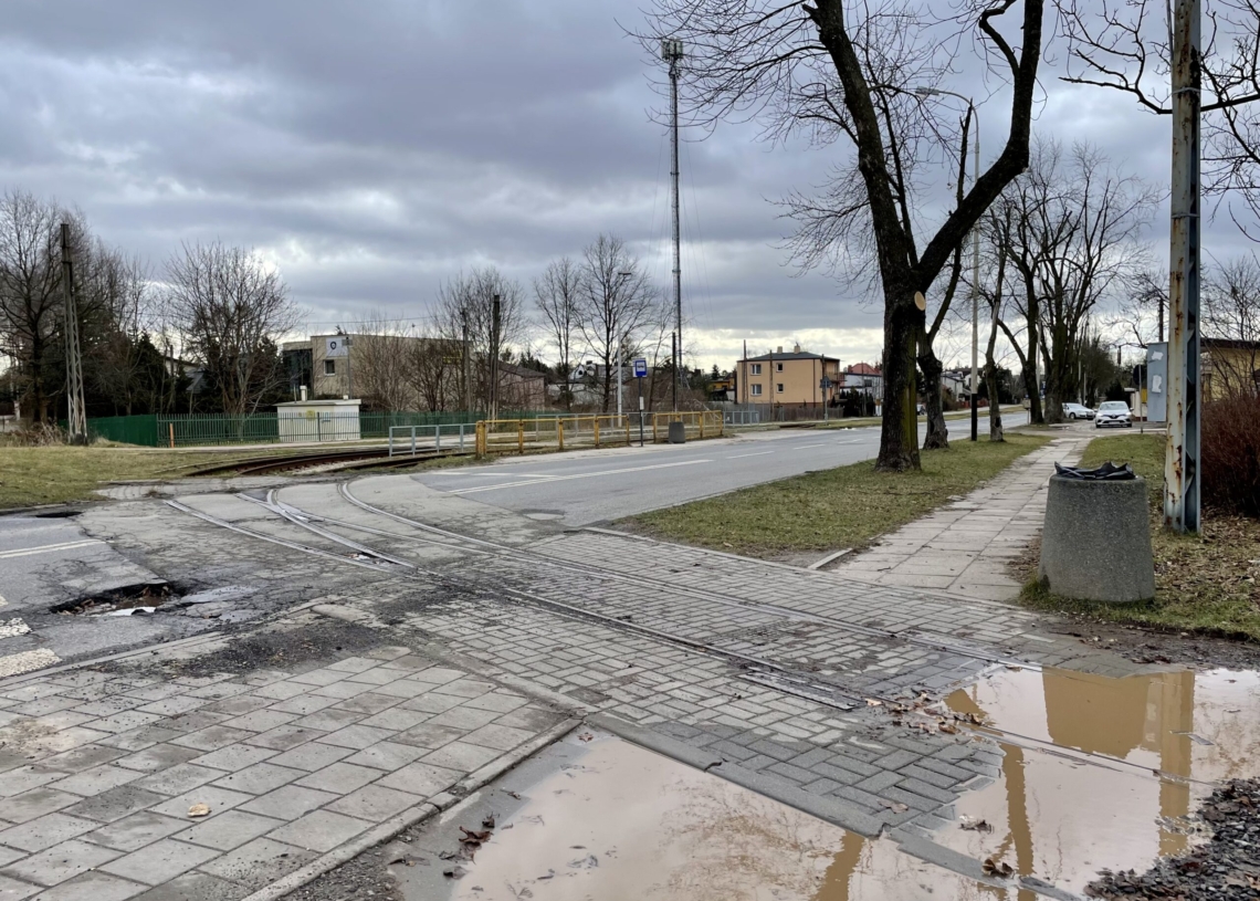 Zapomnianych krańcówek w Łodzi sporo. Kiedy tramwaje wrócą na te pętle? [ZDJĘCIA + WIDEO]