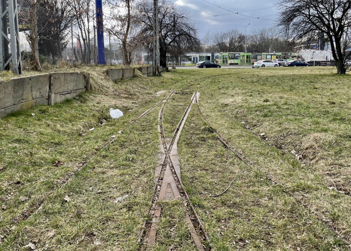 Zapomnianych krańcówek w Łodzi sporo. Kiedy tramwaje wrócą na te pętle? [ZDJĘCIA + WIDEO]