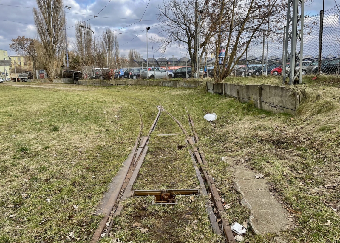 Zapomnianych krańcówek w Łodzi sporo. Kiedy tramwaje wrócą na te pętle? [ZDJĘCIA + WIDEO]