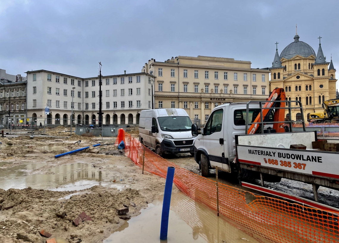 Przebudowa pl. Wolności. Koniec inwestycji powinien nastąpić już za 7 miesięcy, ale termin przesunięto na koniec roku [ZDJĘCIA + WIDEO]