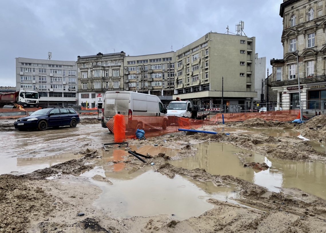 Przebudowa pl. Wolności. Koniec inwestycji powinien nastąpić już za 7 miesięcy, ale termin przesunięto na koniec roku [ZDJĘCIA + WIDEO]