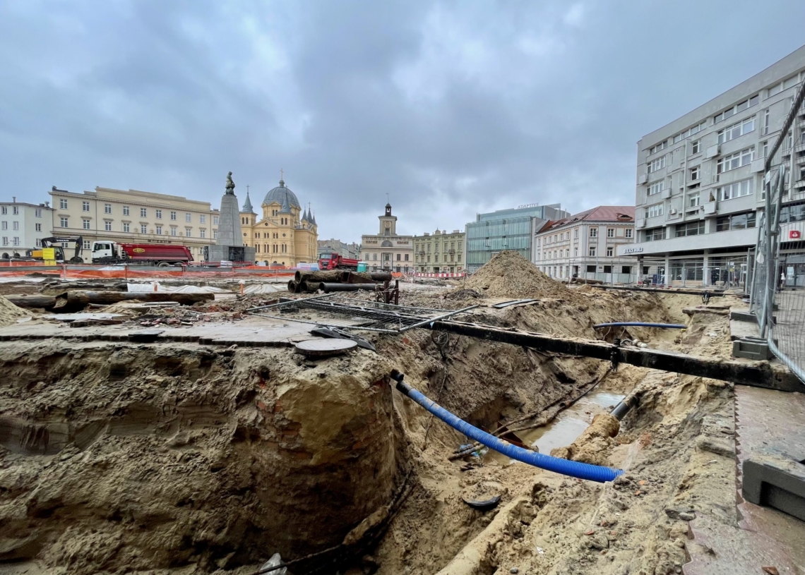 Przebudowa pl. Wolności. Koniec inwestycji powinien nastąpić już za 7 miesięcy, ale termin przesunięto na koniec roku [ZDJĘCIA + WIDEO]
