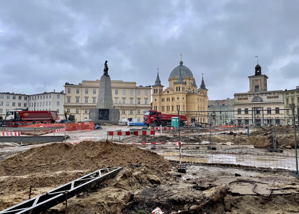 Przebudowa pl. Wolności. Koniec inwestycji powinien nastąpić już za 7 miesięcy, ale termin przesunięto na koniec roku [ZDJĘCIA + WIDEO]