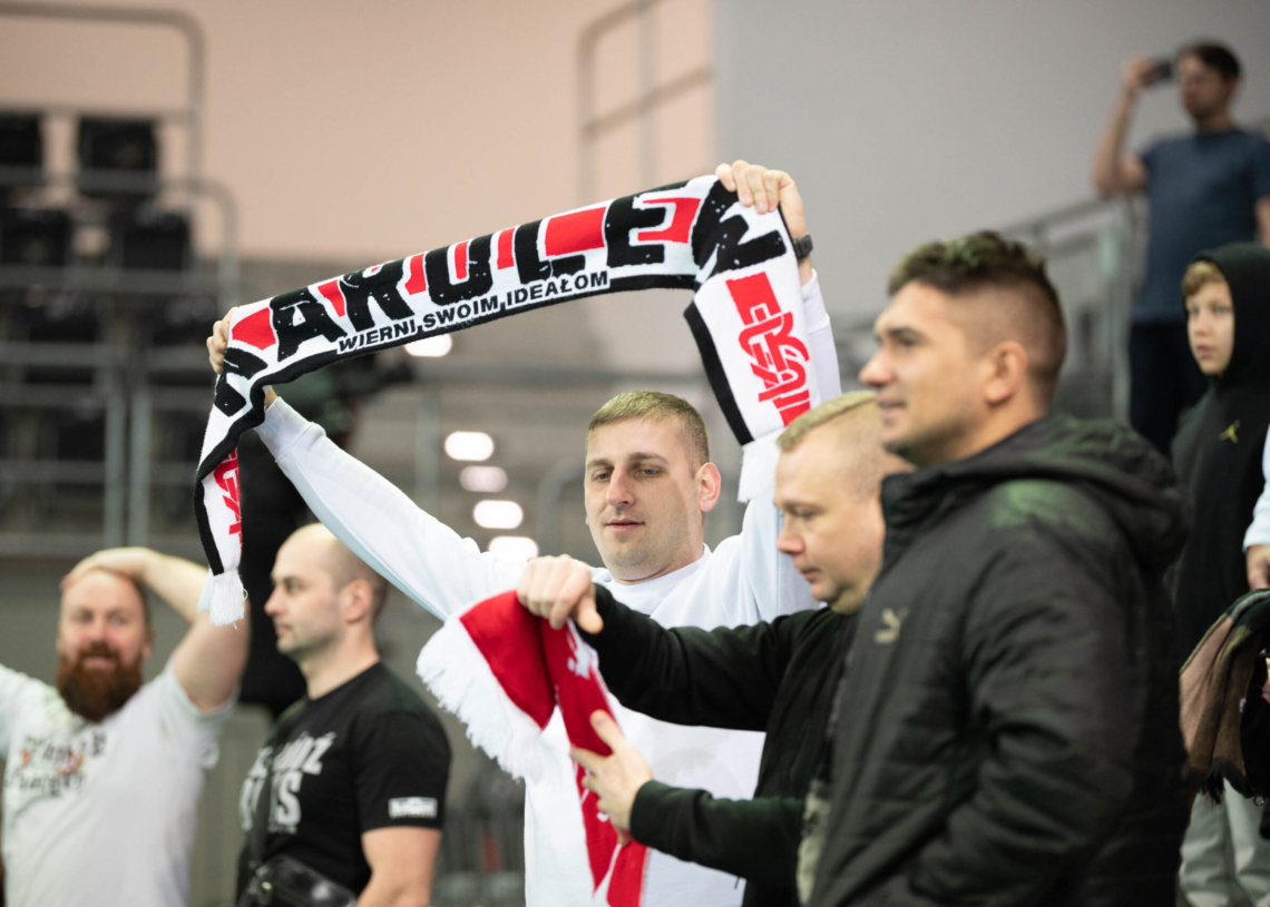 Doping kibiców ŁKS-u Commercecon Łódź w meczu z VakifBankiem Stambuł