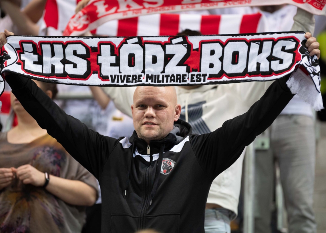 Doping kibiców ŁKS-u Commercecon Łódź w meczu z VakifBankiem Stambuł