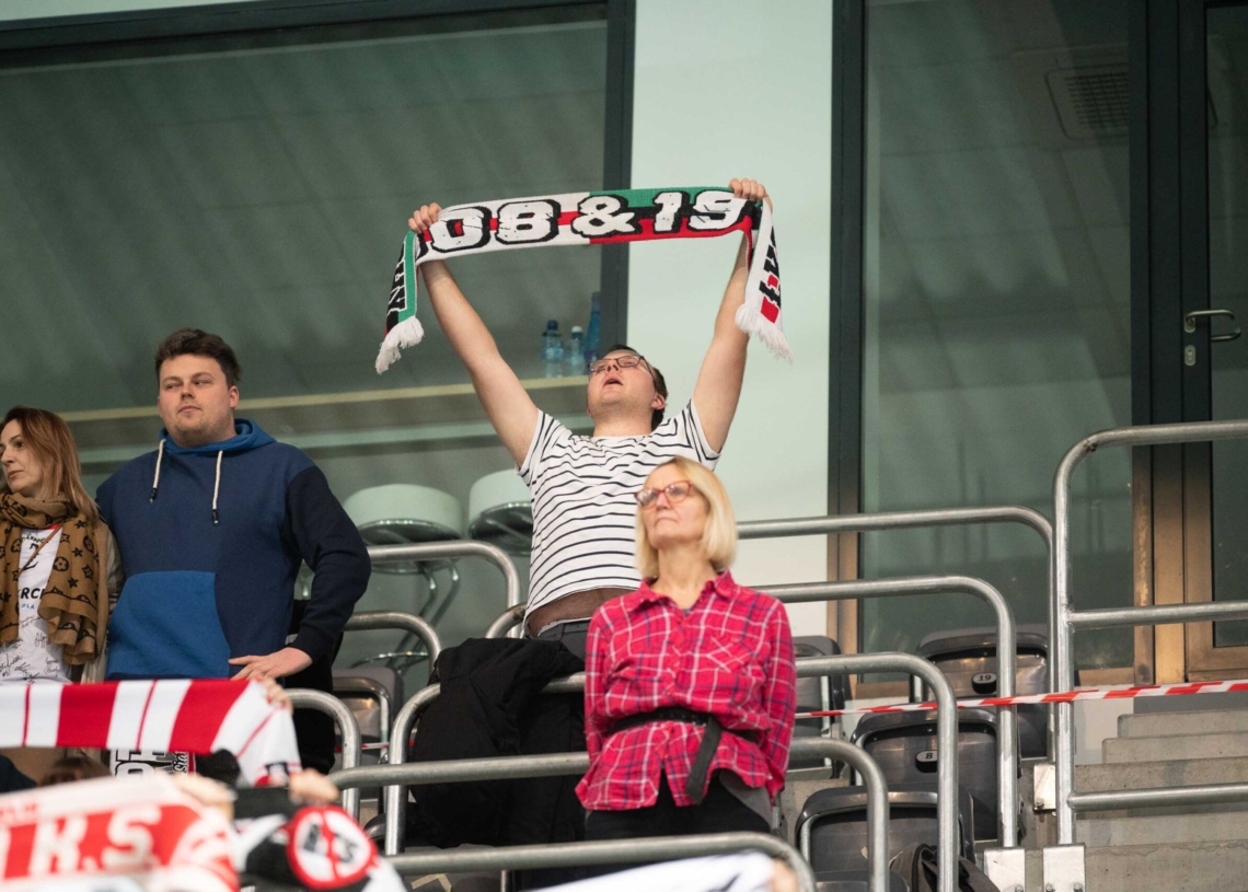 Doping kibiców ŁKS-u Commercecon Łódź w meczu z VakifBankiem Stambuł