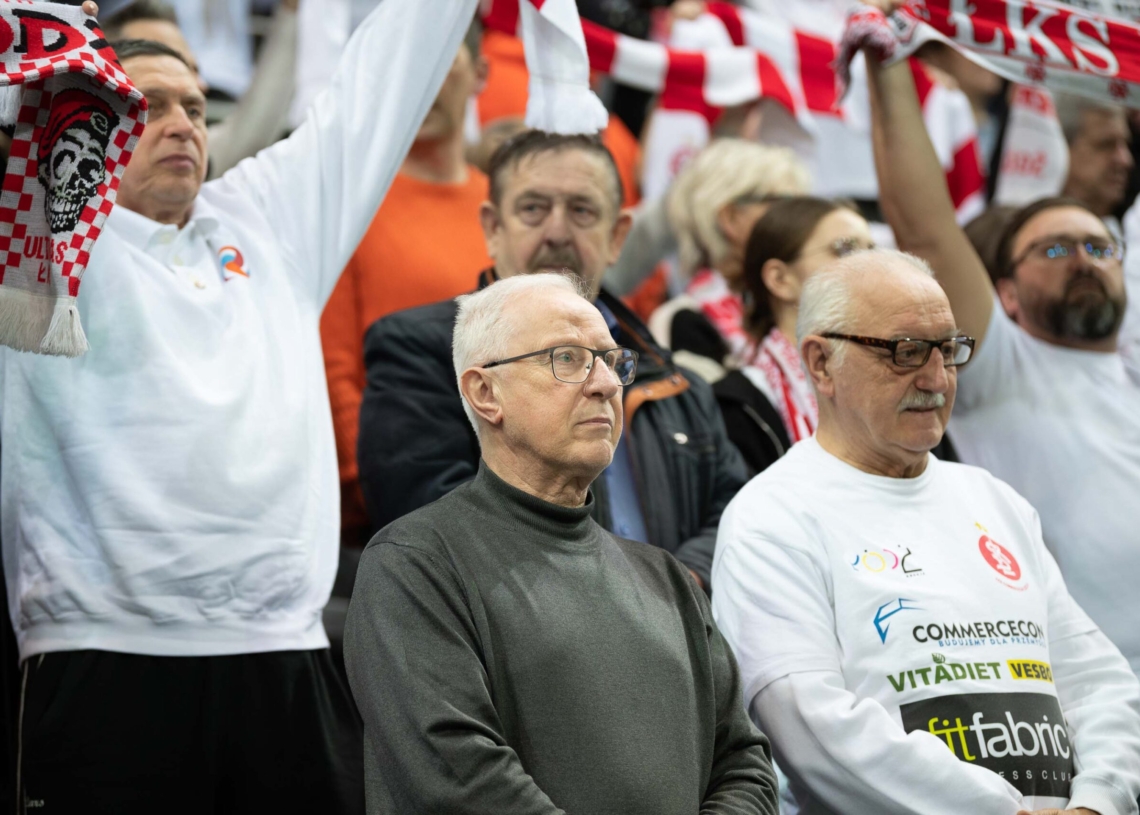 Doping kibiców ŁKS-u Commercecon Łódź w meczu z VakifBankiem Stambuł