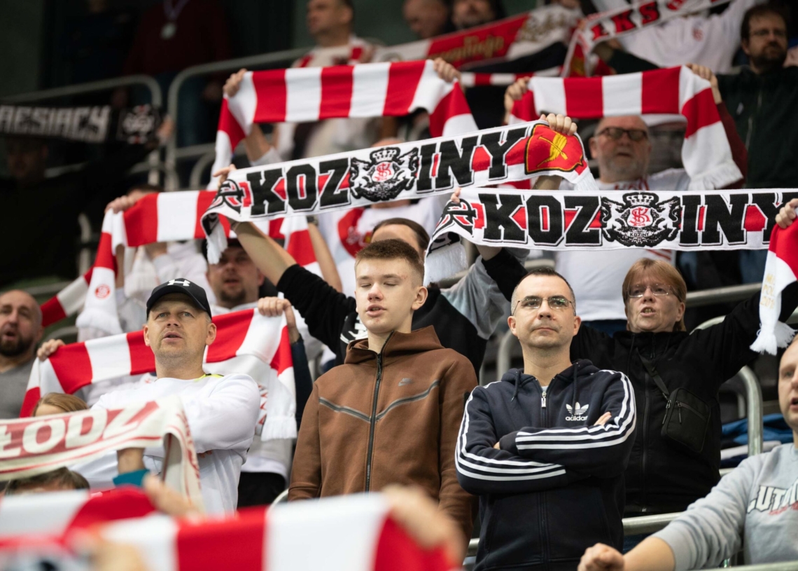 Doping kibiców ŁKS-u Commercecon Łódź w meczu z VakifBankiem Stambuł
