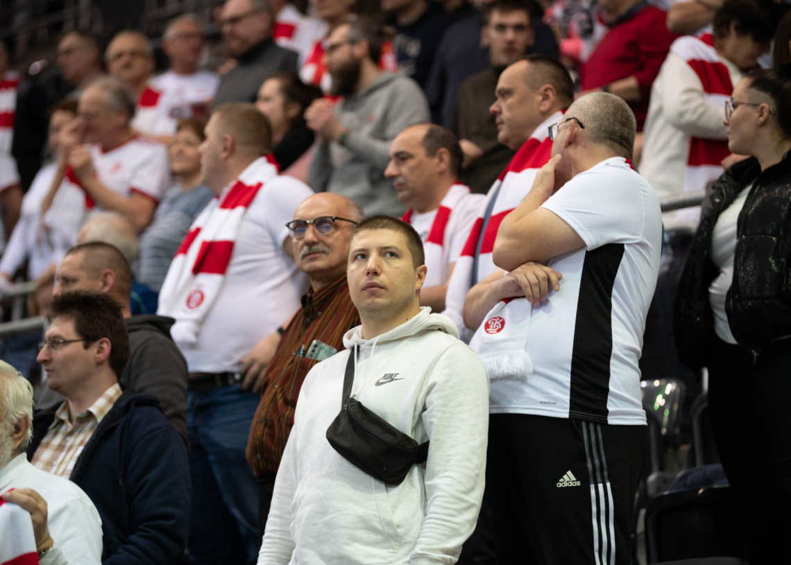 Doping kibiców ŁKS-u Commercecon Łódź w meczu z VakifBankiem Stambuł