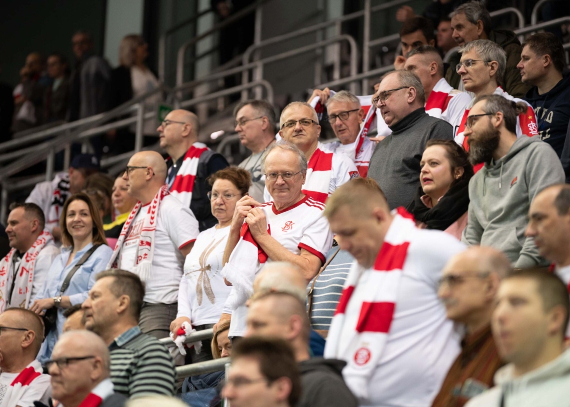 Doping kibiców ŁKS-u Commercecon Łódź w meczu z VakifBankiem Stambuł