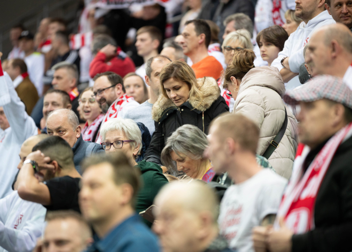 Doping kibiców ŁKS-u Commercecon Łódź w meczu z VakifBankiem Stambuł