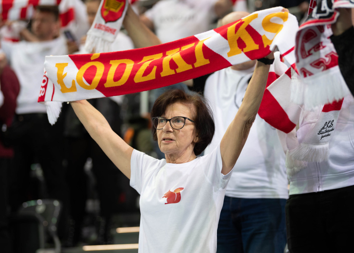 Doping kibiców ŁKS-u Commercecon Łódź w meczu z VakifBankiem Stambuł