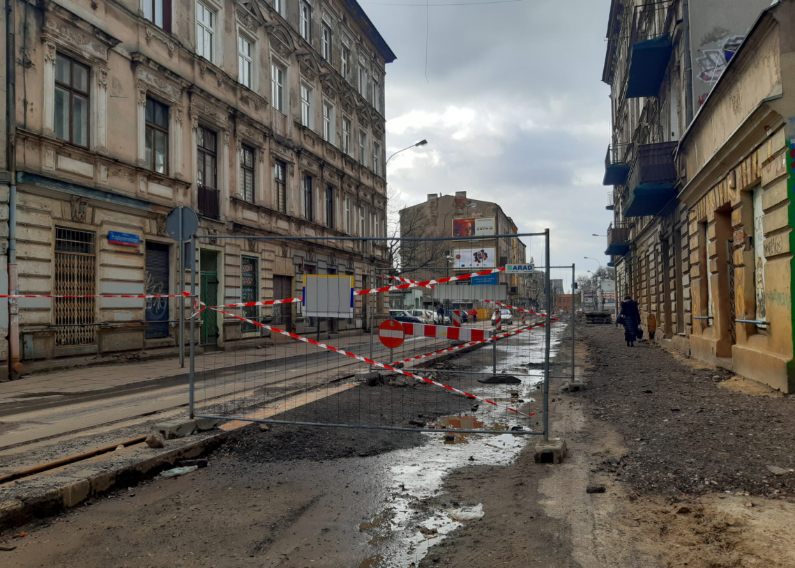Przebudowa Przybyszewskiego – przez miesiąc zdemontowano część torowiska [ZDJĘCIA]