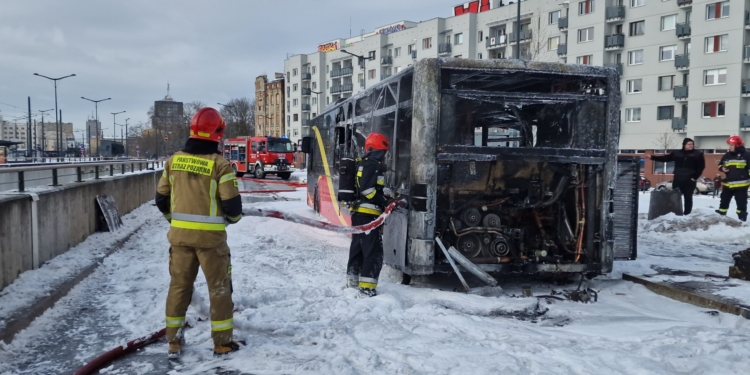 Pożar autobusu przy dworcu Łódź Fabryczna