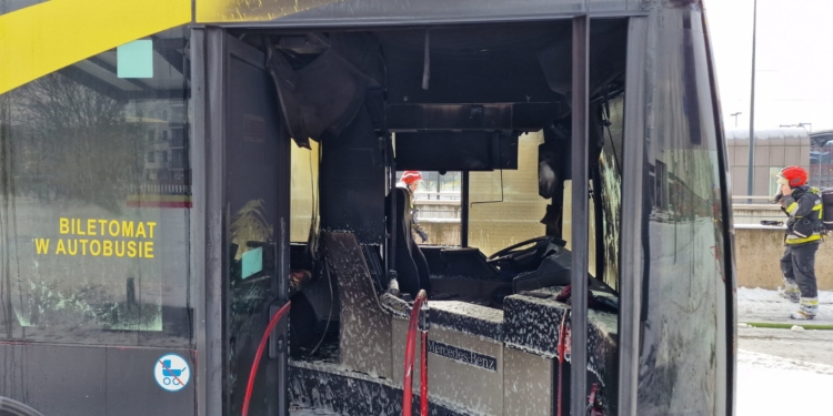 Pożar autobusu przy dworcu Łódź Fabryczna