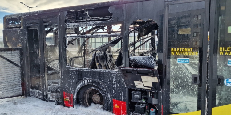 Pożar autobusu przy dworcu Łódź Fabryczna