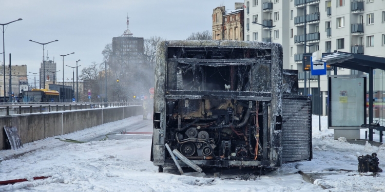 Pożar autobusu przy dworcu Łódź Fabryczna