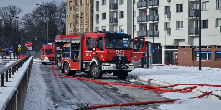 Pożar autobusu przy dworcu Łódź Fabryczna