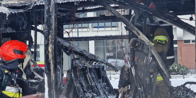 Pożar autobusu przy dworcu Łódź Fabryczna